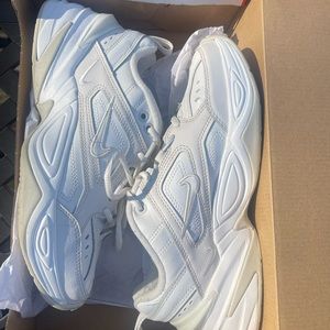 The Nike M2K Tekno Summit White Size
US Women's 7 / Fits Men's 5.5 V